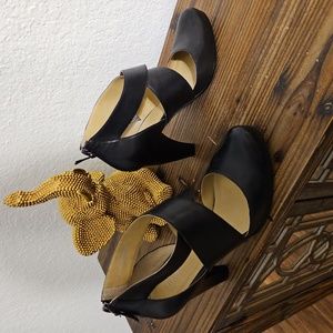 Levity - Size 10 - Black Heels - Heel 4"